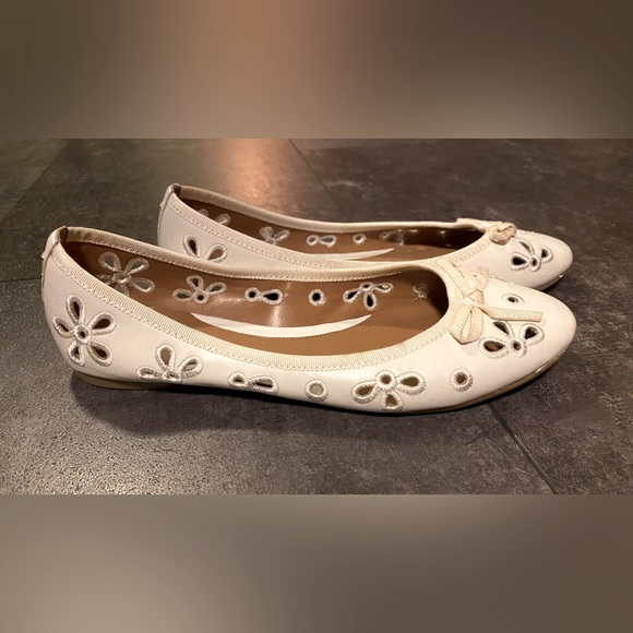 COPY - Sperry leather white flats. - Picture 4 of 6